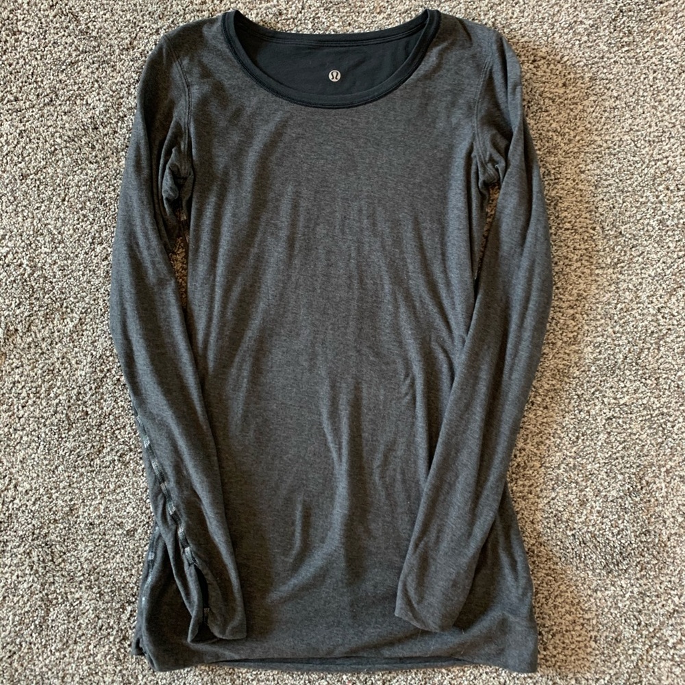 Lululemon black/gray reversible long sleeve shirt